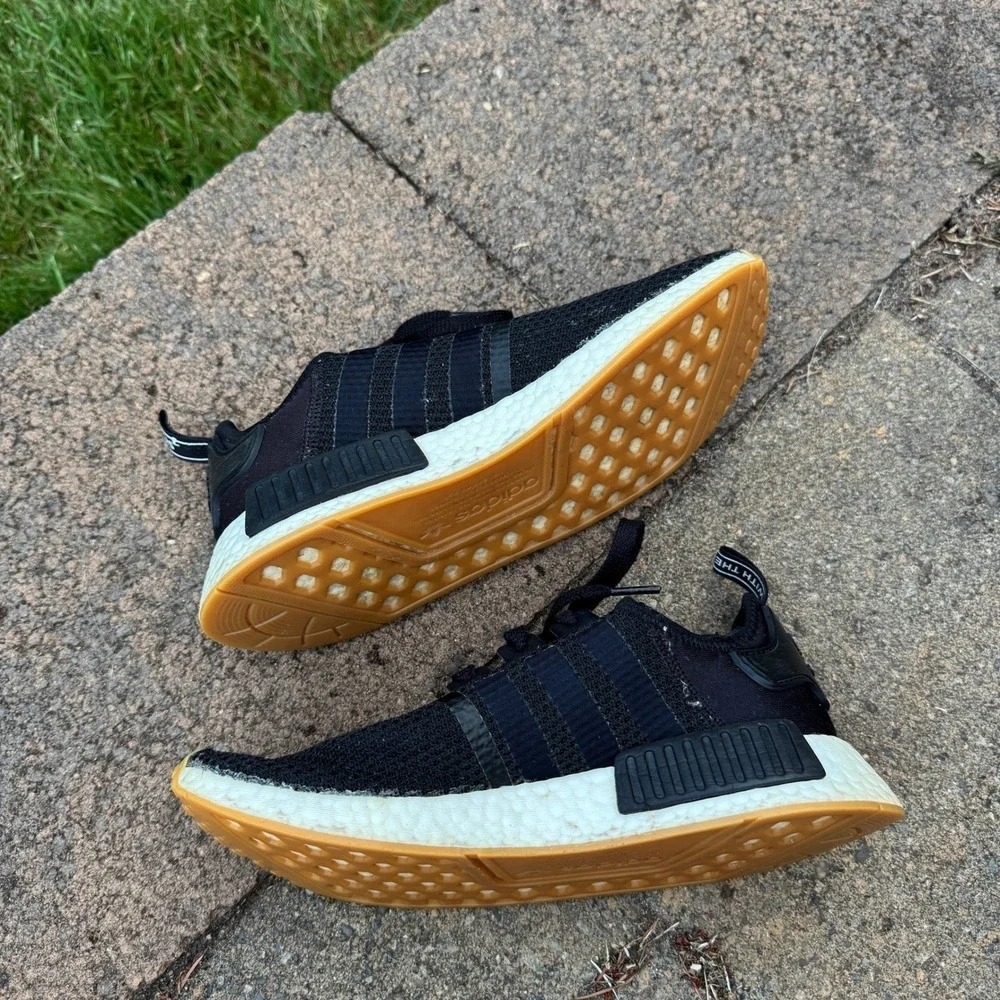 Adidas Originals NMD_R1 Core Black Gum Mens Running Shoes B42200 Size 8.5